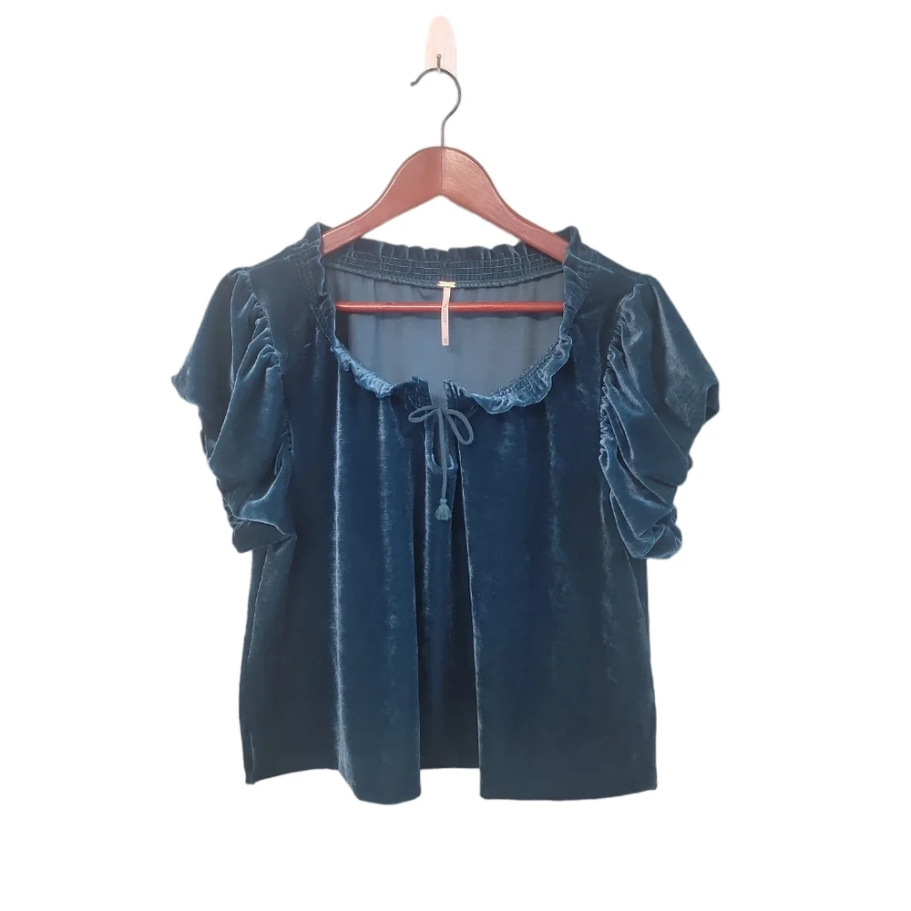 Free People Teresa Velour Green Velvet Ruffle Boho Blouse Womens Size Medium - Picture 2 of 10